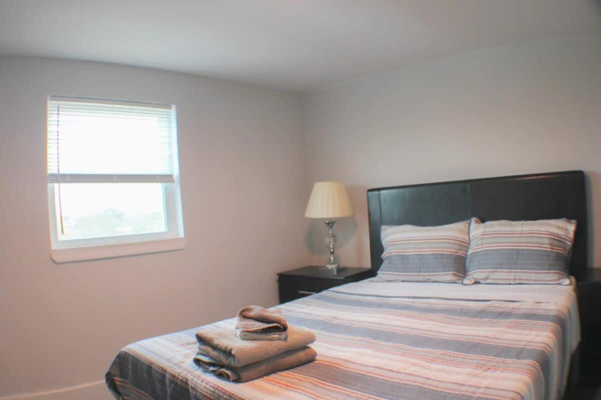 Massive 4 Bed House-short Walk To Amazing View Apartment