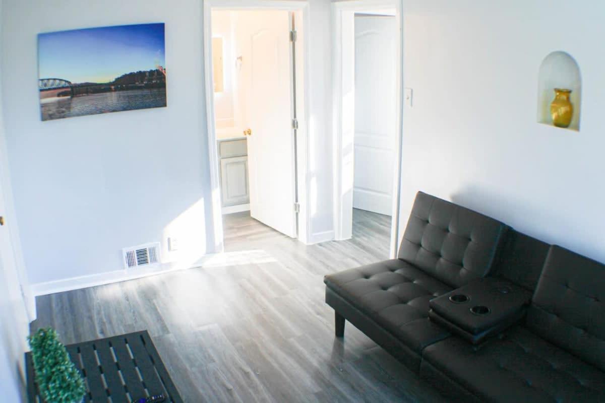 Newly Renovated 2-bed Near Downtown-north Shore Ferienhaus