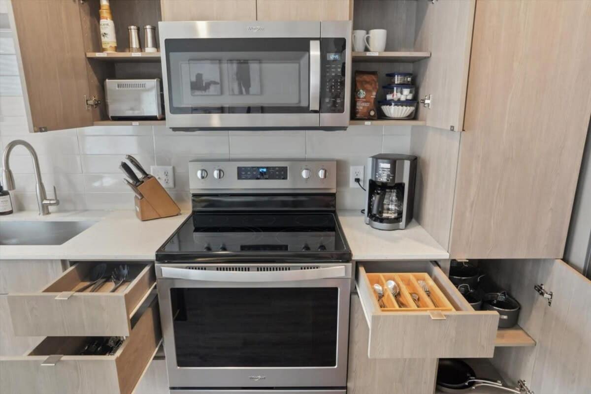Cozysuites Modern 1br, Lawrenceville * Pittsburgh