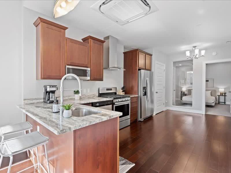 Cozysuites Modern 1br, Ppg Paints Arena, Pitts *