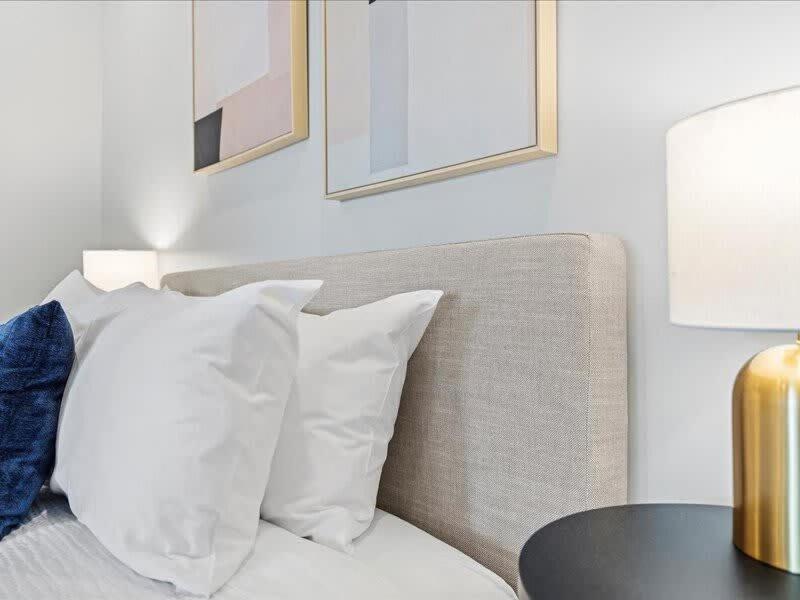 Cozysuites Modern 1br, Ppg Paints Arena, Pitts Pittsburgh