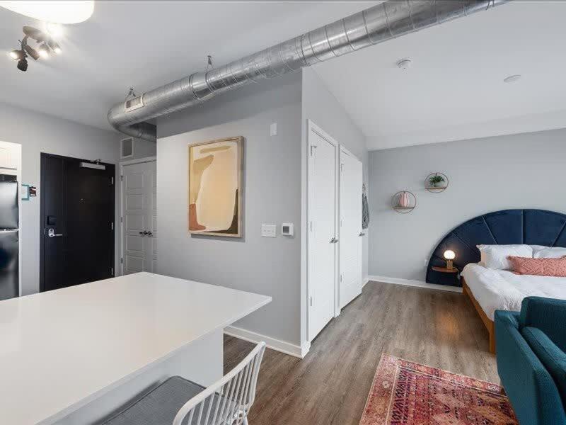 Cozysuites Lavish Sdo Lawrenceville *