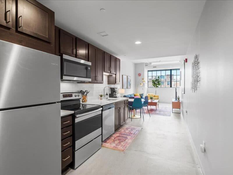 Cozysuites Modern 2br, Downtown Apartment *