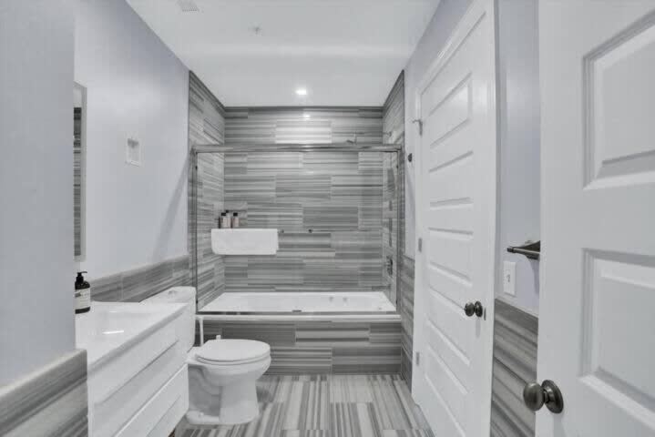 Two Posh Cozysuites, Ppg Paints Arena, Pitts Apartment *