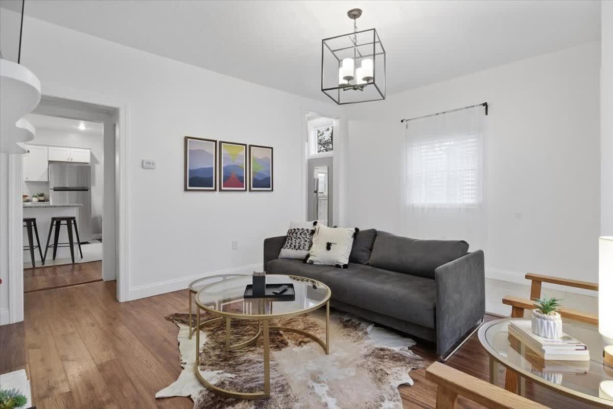 Holiday home Fire Pit Vintage Vibes Mins From Stadiums Downtown *