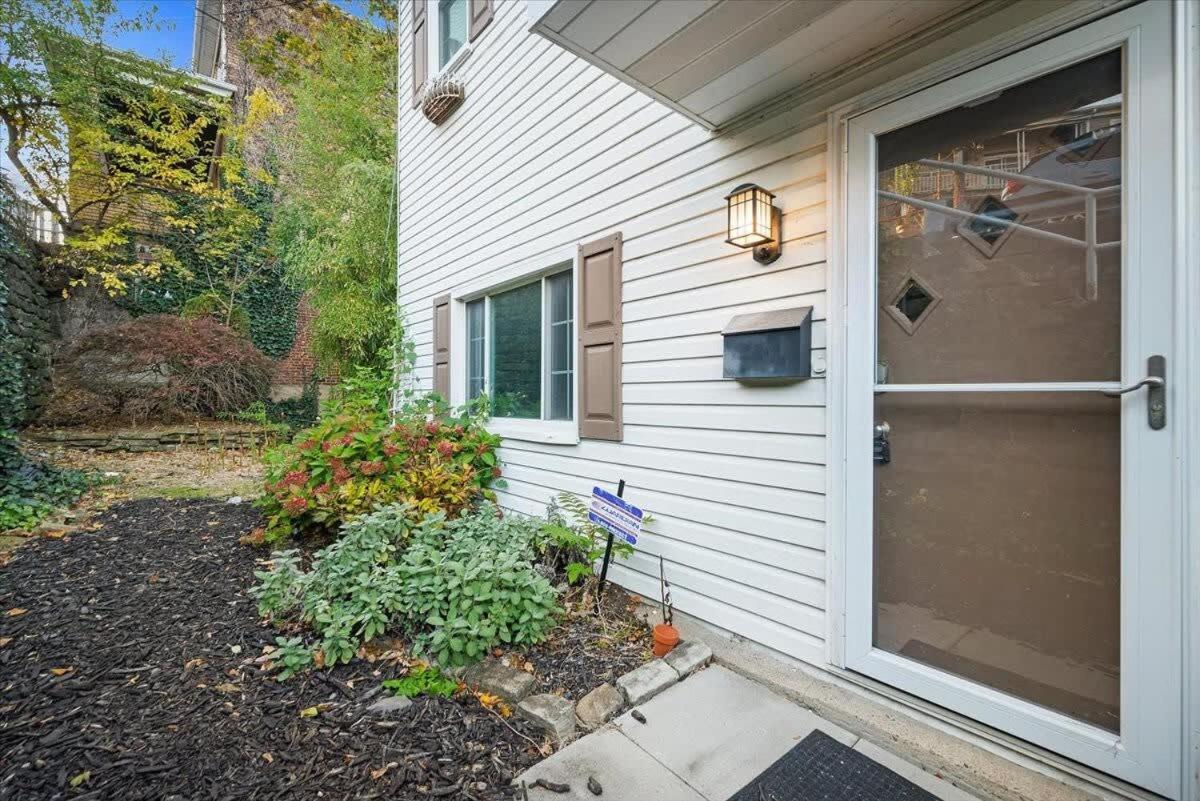 Skyline Serenity Retreat Apartment Pittsburgh