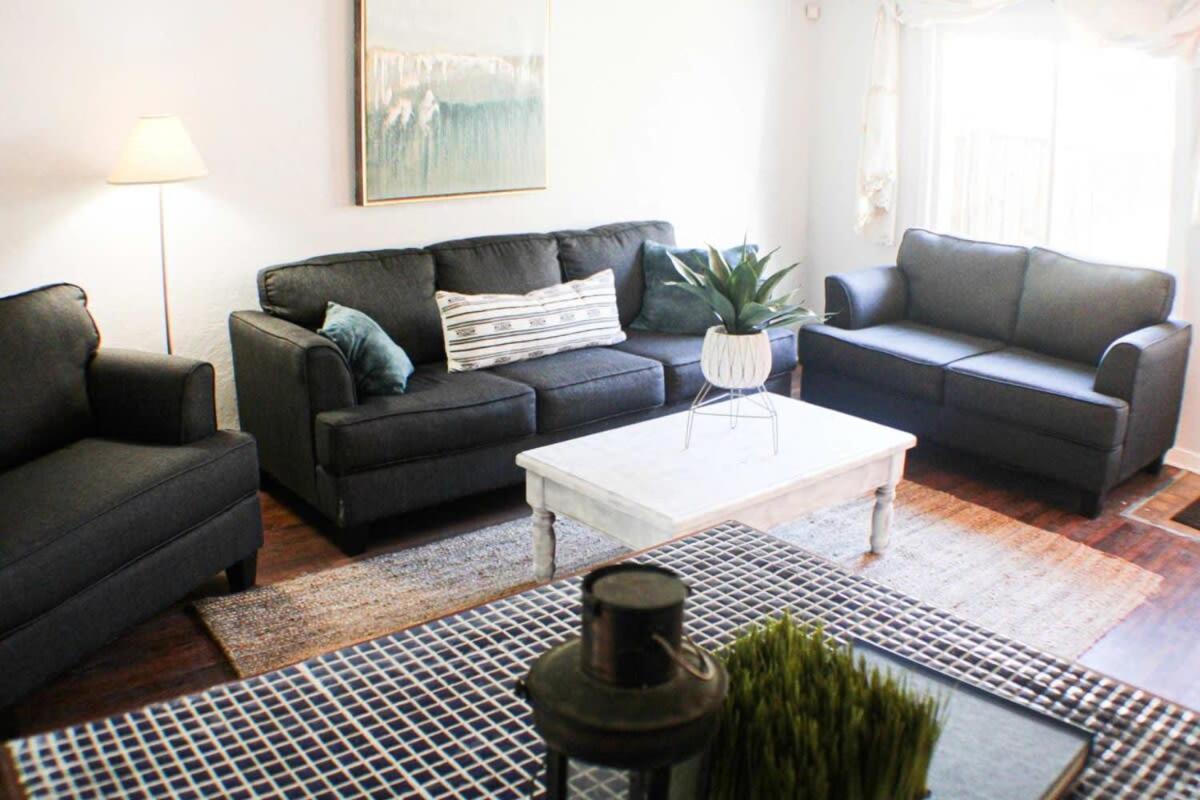 Newly Renovated 2-bed Near Downtown-north Shore *