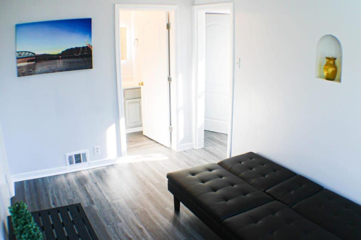 Newly Renovated 2-bed Near Downtown-north Shore