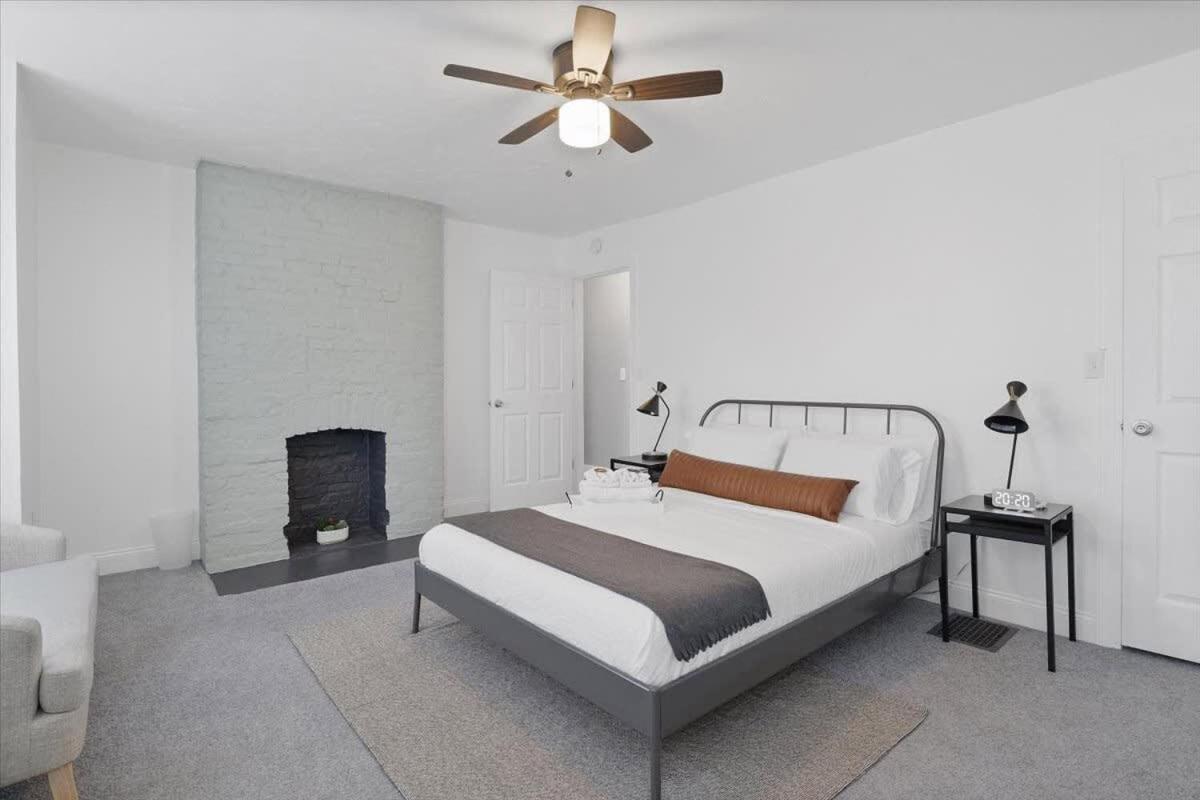 Fire Pit Vintage Vibes Mins From Stadiums Downtown Holiday home