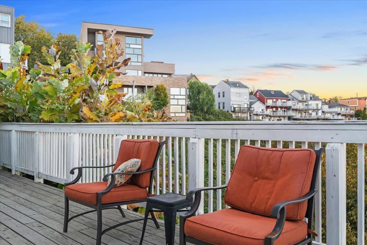 Apartment Skyline Serenity Retreat