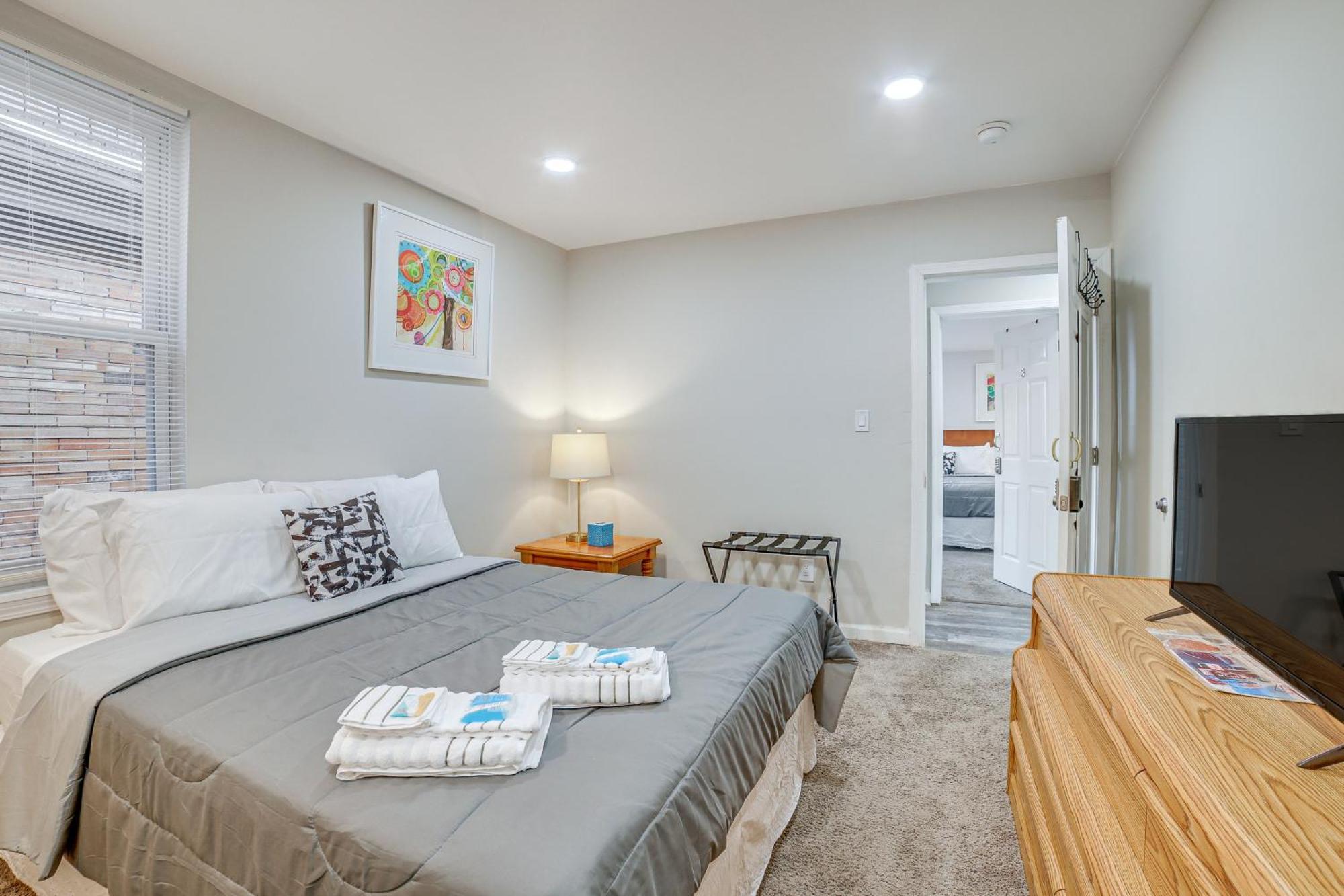 Apartment Lovely About 5 Mi To Downtown! Pittsburgh