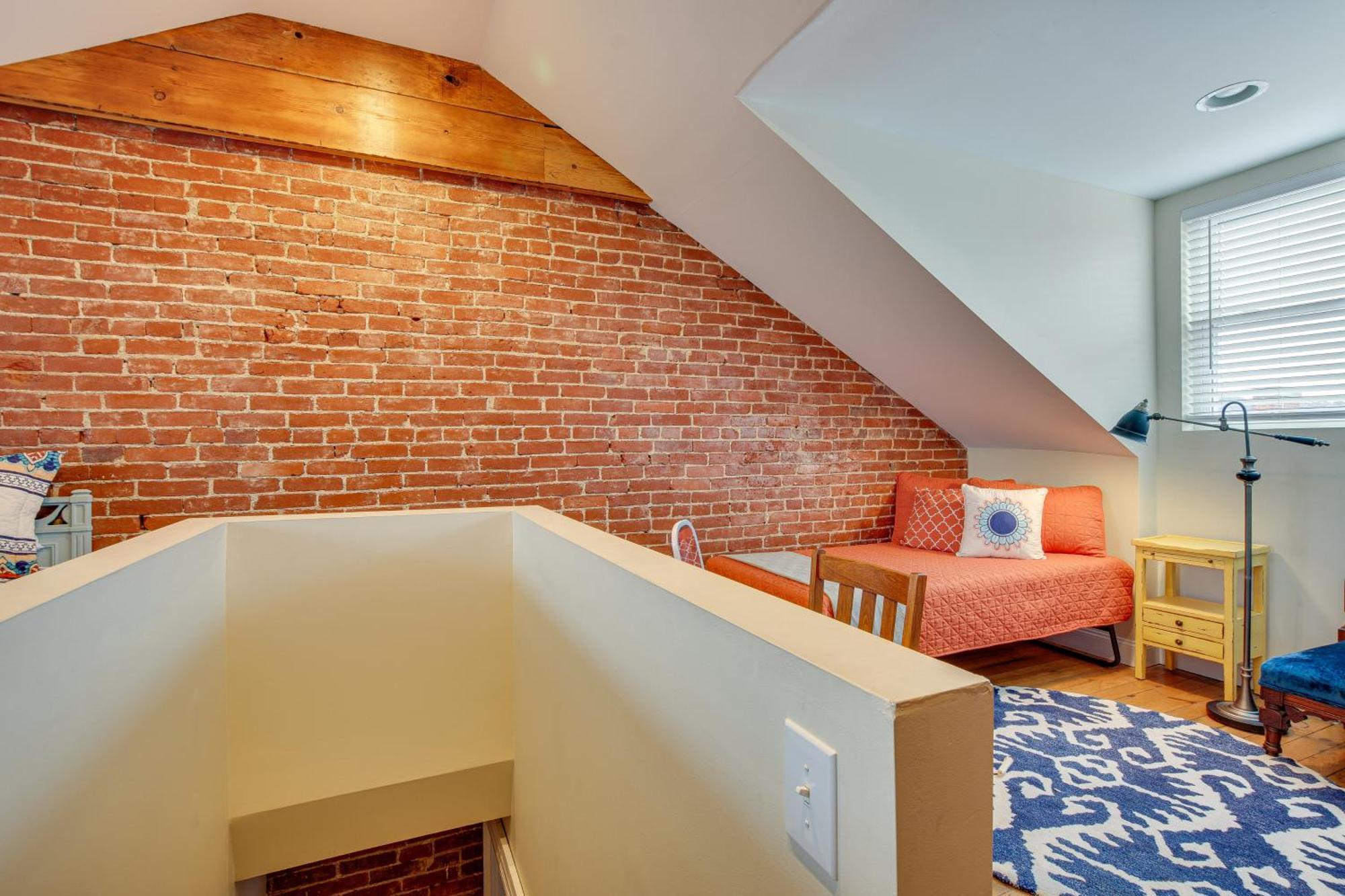 Idyllic Row House, 3 Mi To Downtown! Pittsburgh