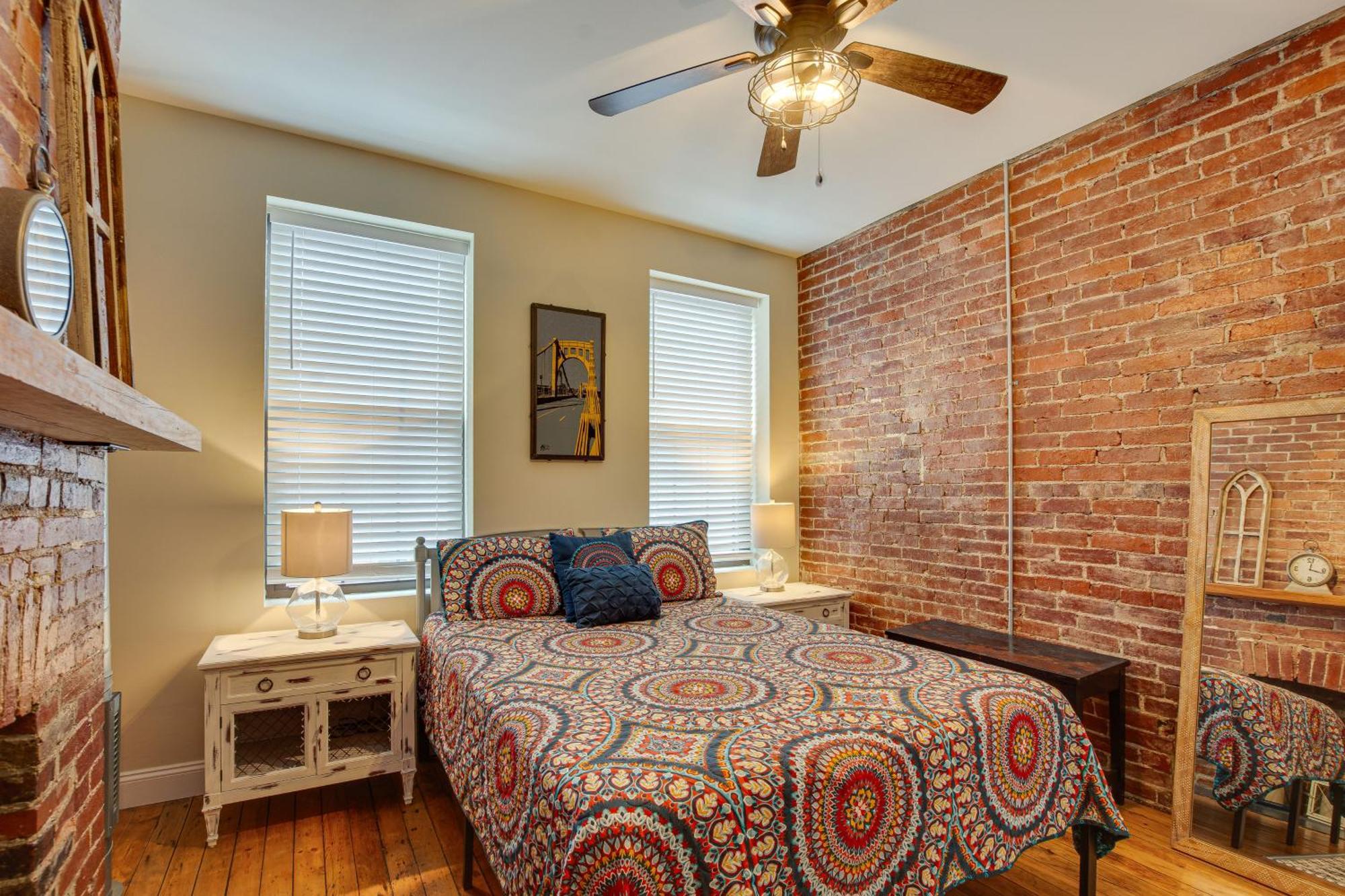 Idyllic Row House, 3 Mi To Downtown! Pittsburgh