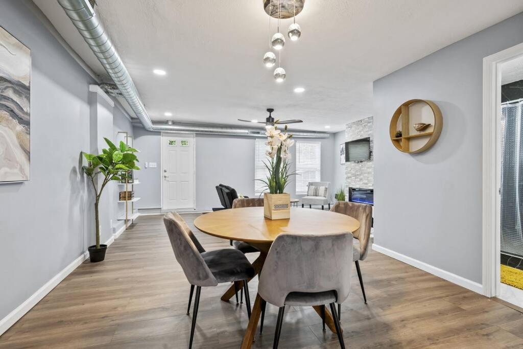3br Charming With Fireplace Holiday home