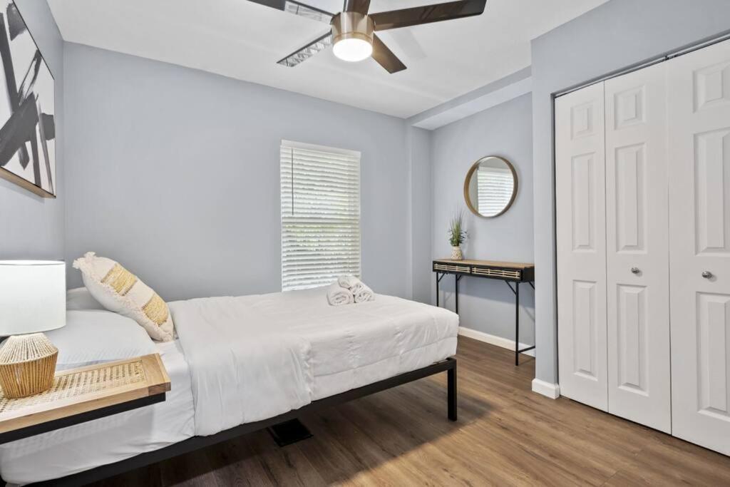 3br Charming With Fireplace Holiday home