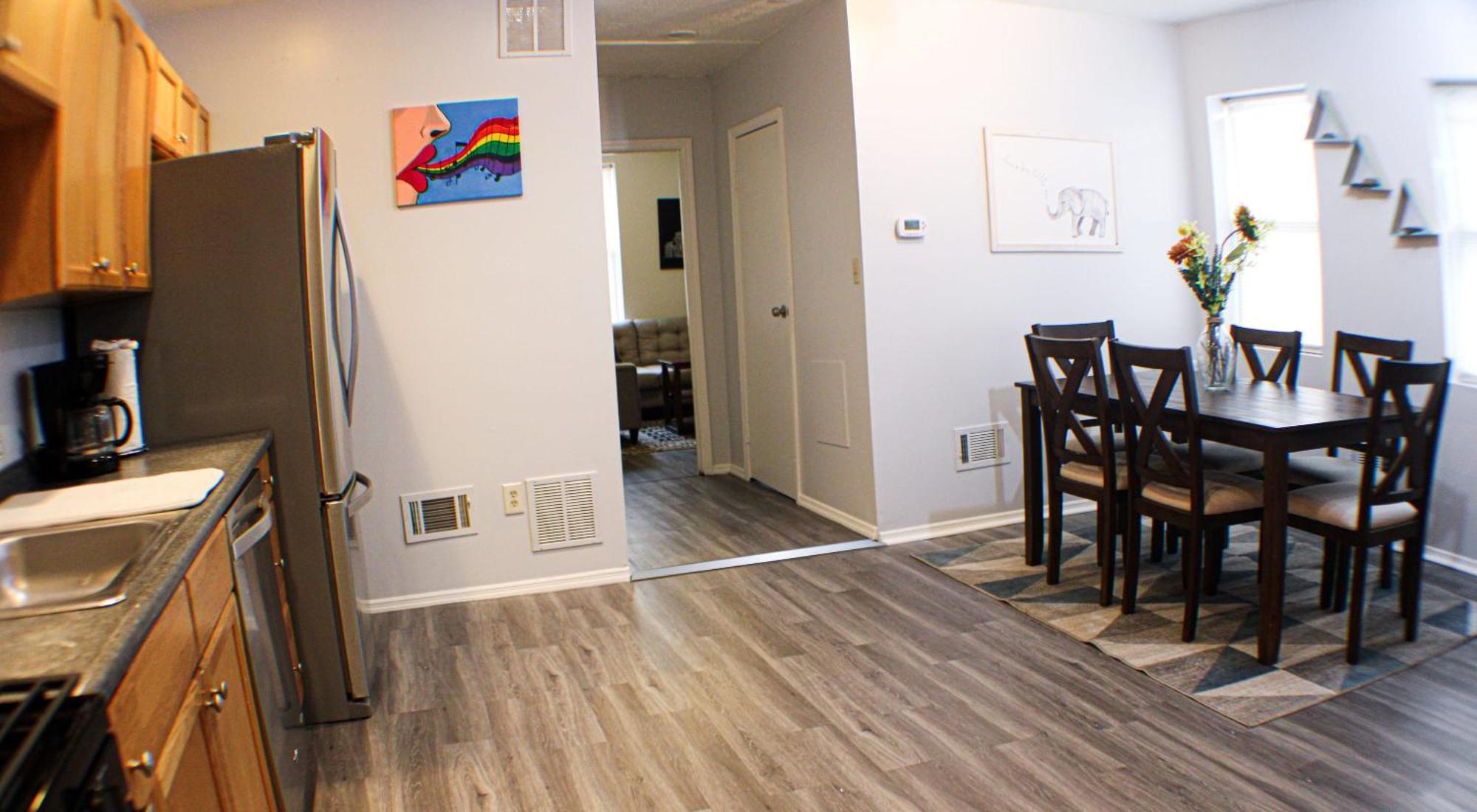 Apartment 2 Bedroom East Carson Street Sanctuary *