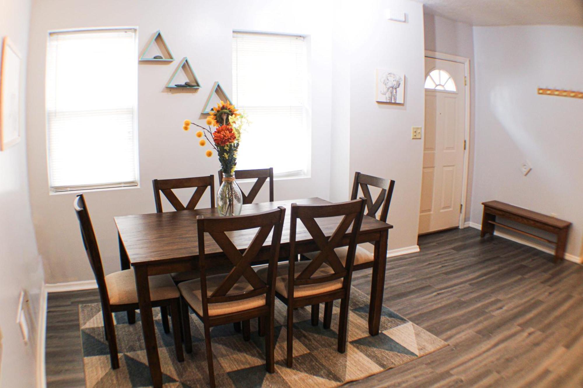 Apartment 2 Bedroom East Carson Street Sanctuary *