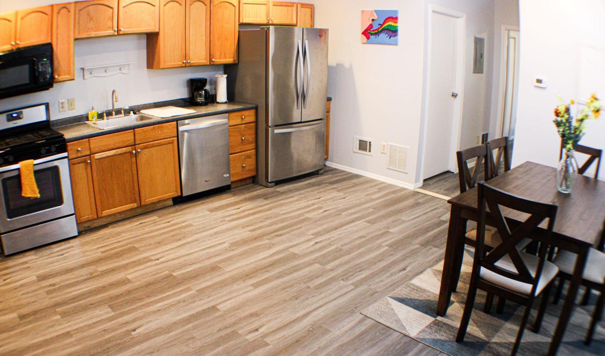 2 Bedroom East Carson Street Sanctuary Apartment *