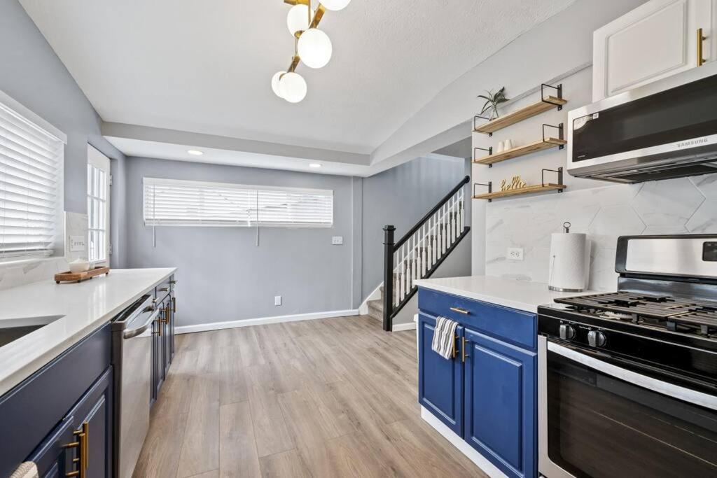 Holiday home 3br Charming With Fireplace Pittsburgh