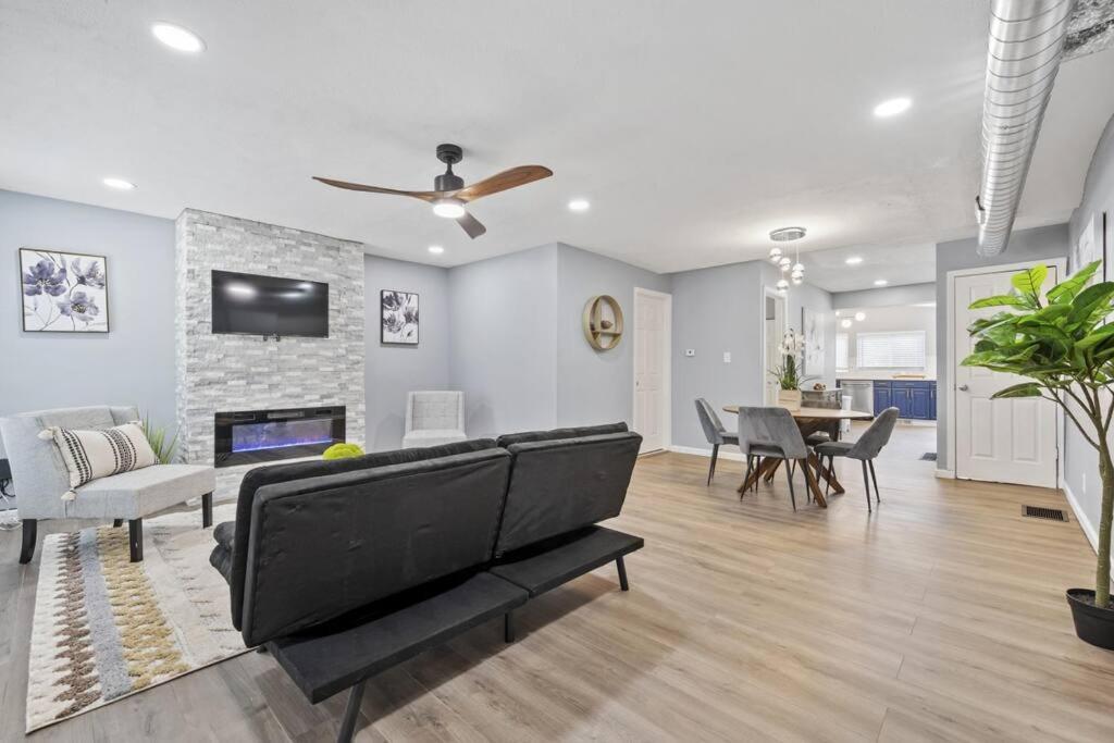 3br Charming With Fireplace Pittsburgh