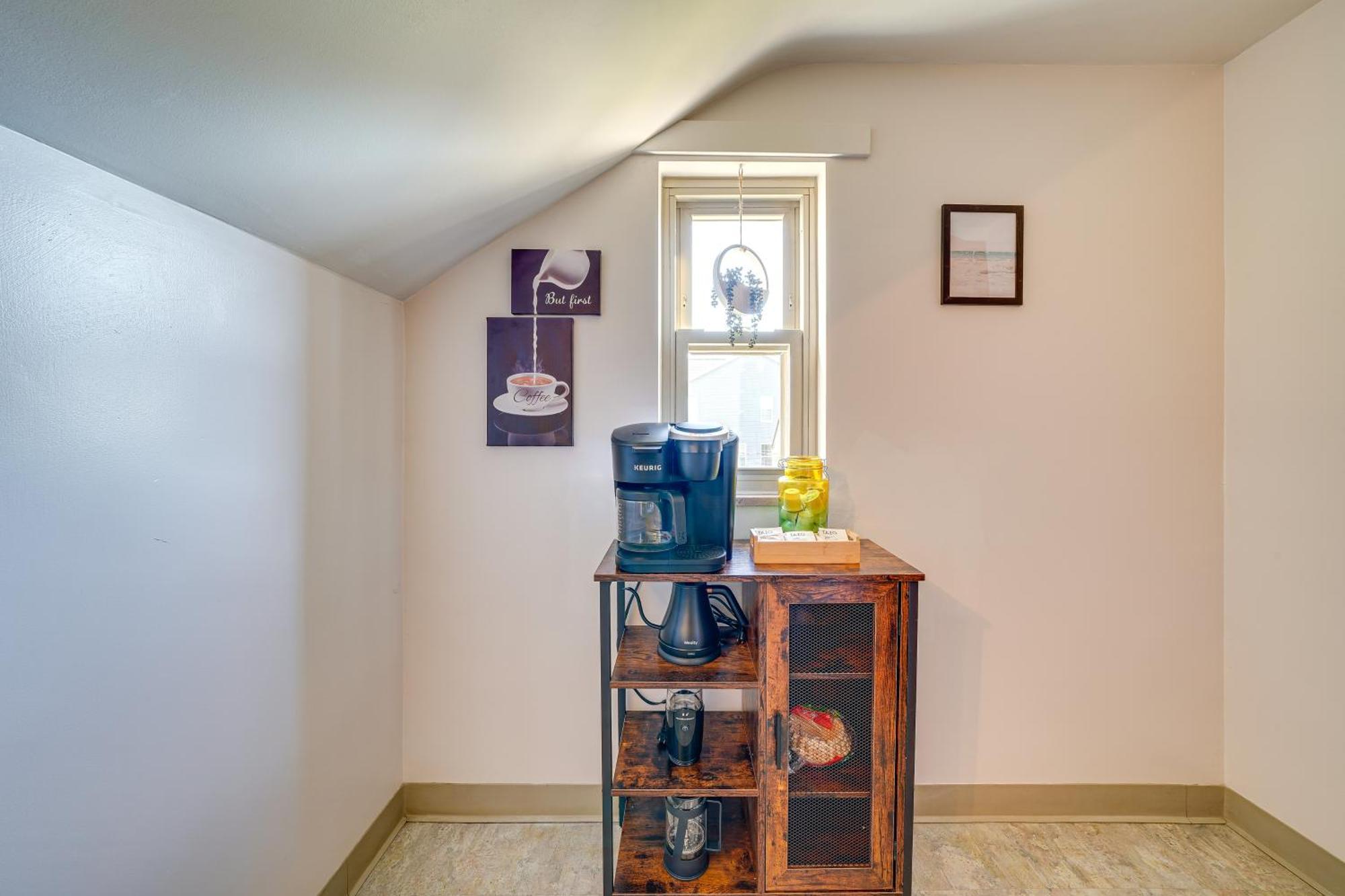Cozy Vacation About 2 Mi To Downtown Apartment *