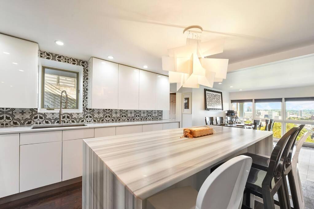 View Sanctuary With Hot Tub Holiday home
