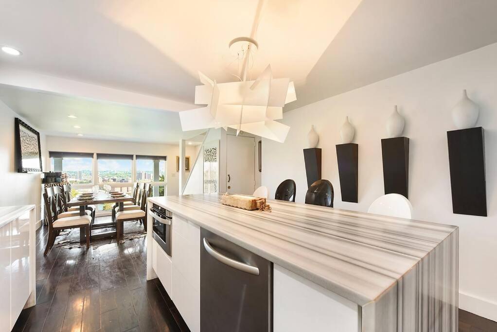 View Sanctuary With Hot Tub *
