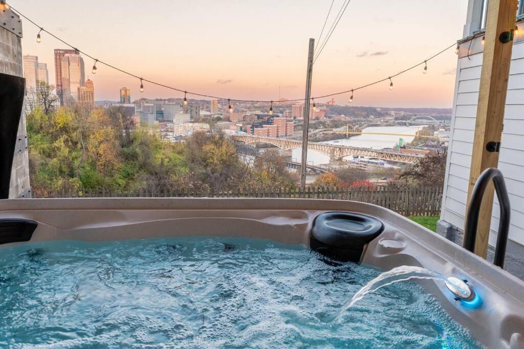 View Sanctuary With Hot Tub Holiday home *