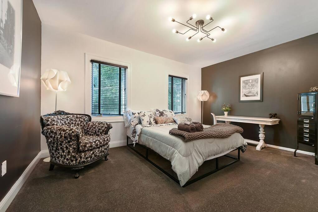 View Sanctuary With Hot Tub * Pittsburgh