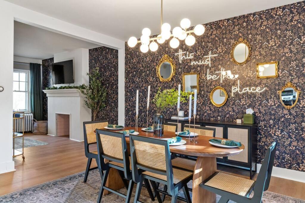 Downtown Escape: 3br - Game/movie - Foosball Ferienhaus *