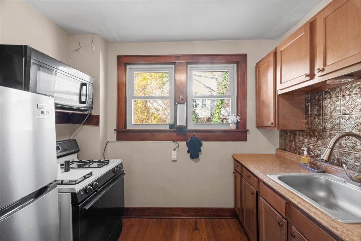 Holiday home Light-bright With Craftsman Character And Views *