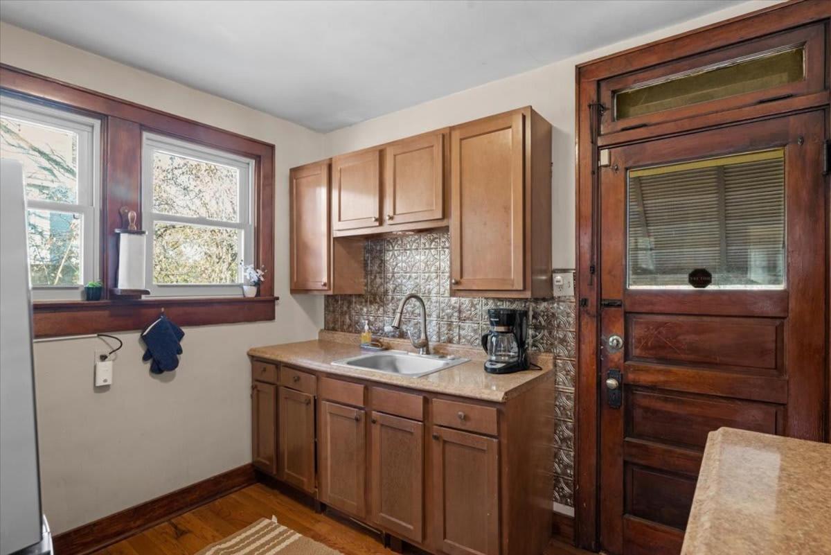Light-bright With Craftsman Character And Views *
