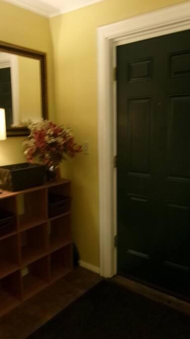 North Side Bungalow - Sleeps 8! Pittsburgh
