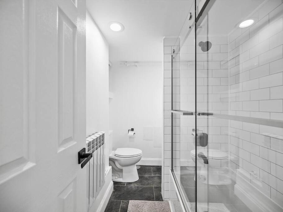 Apartment Shadyside, Pittsburgh, Modern And Quiet 1 Bedroom Unit1 With Free Parking