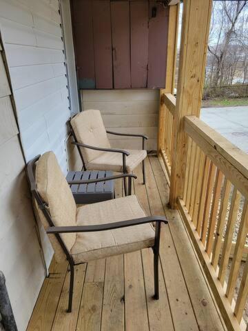 2br - Parking - 5 Min To North Shore! *