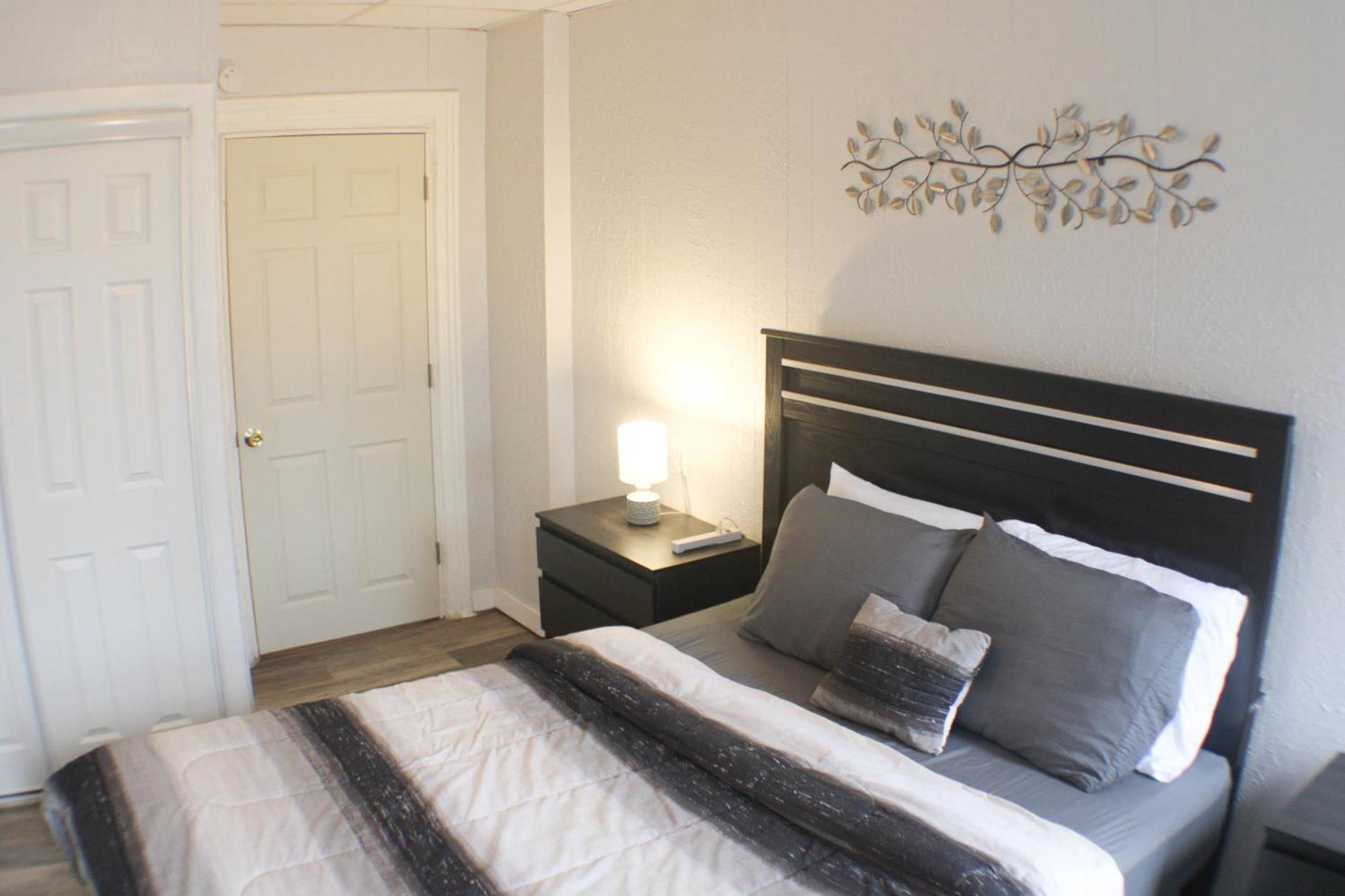 Apartment 2br - Parking - 5 Min To North Shore! *