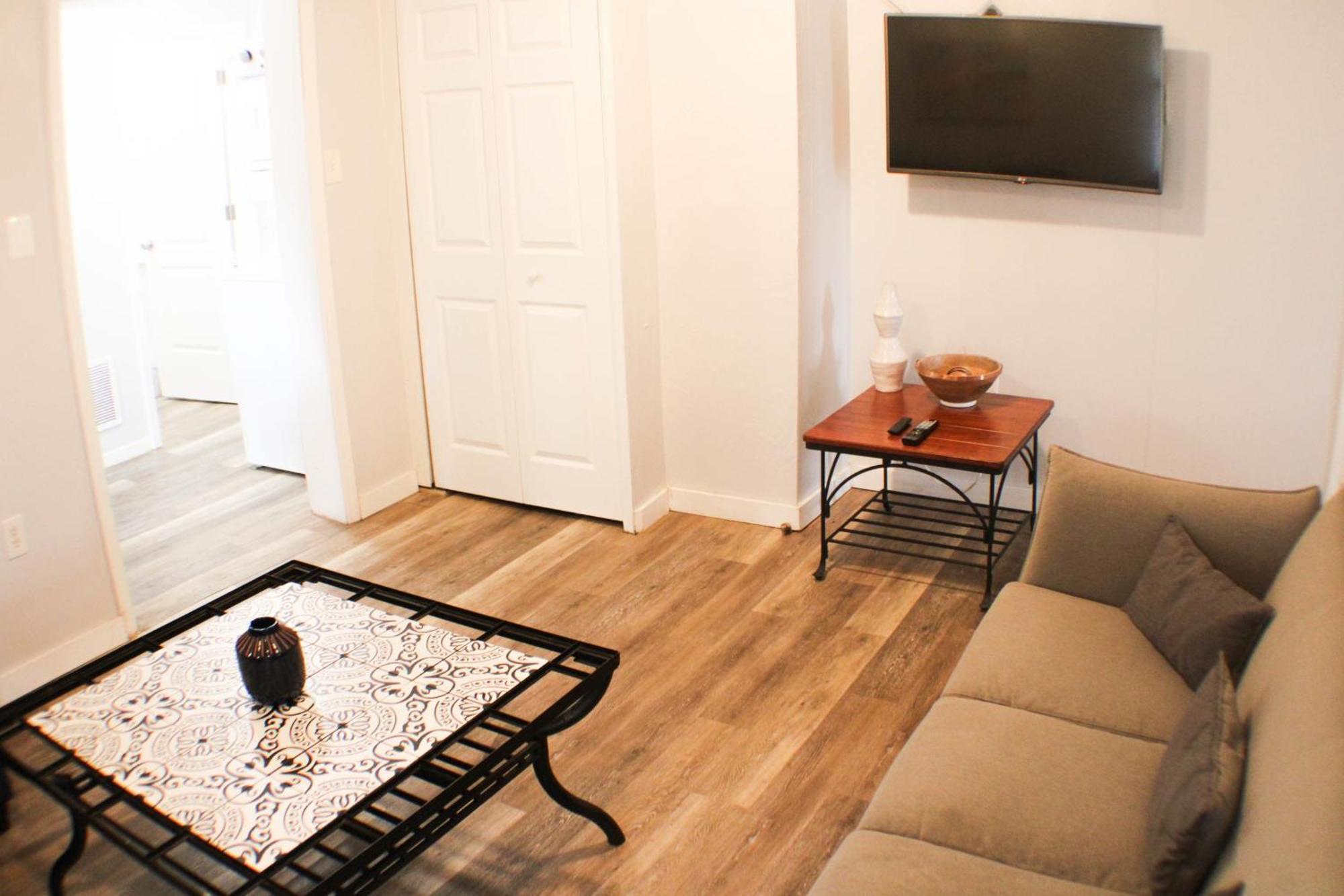 Apartment 2br - Parking - 5 Min To North Shore!