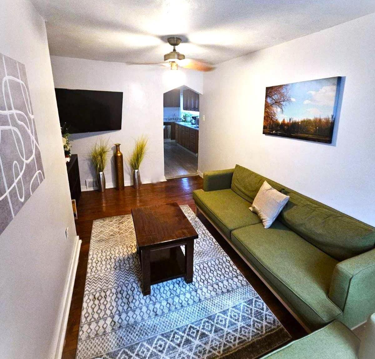 3 Bedroom Southside Pad - Sleeps 8 - Amazing Location * Pittsburgh