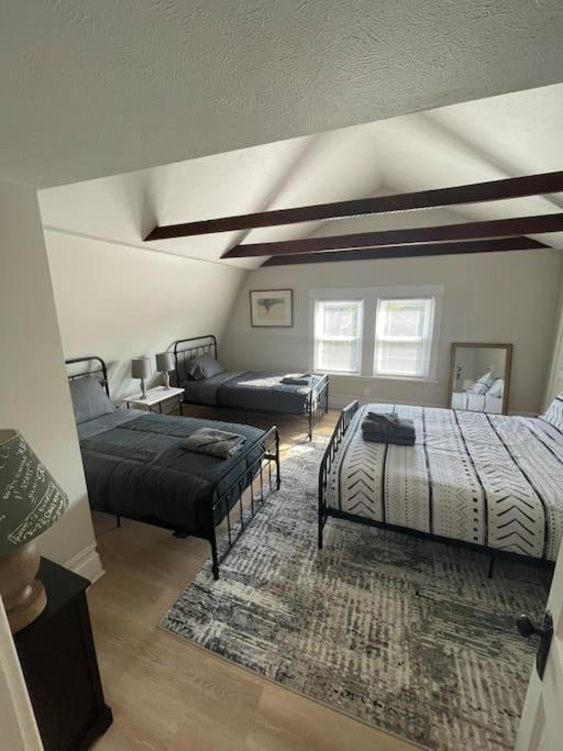 Holiday home Sophisticated Elegance In Pghs Scenic Locale