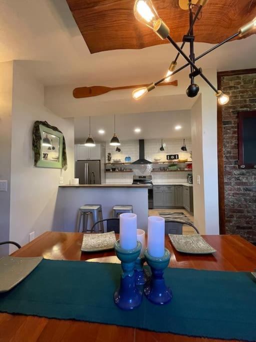 Holiday home Sophisticated Elegance In Pghs Scenic Locale *