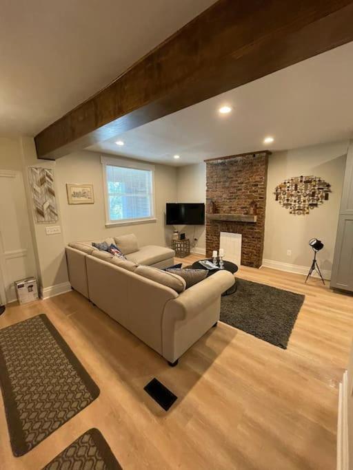 Holiday home Sophisticated Elegance In Pghs Scenic Locale Pittsburgh