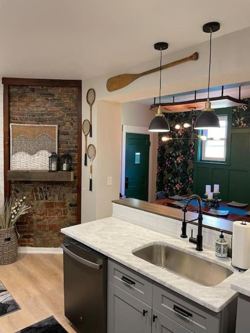 Holiday home Sophisticated Elegance In Pghs Scenic Locale