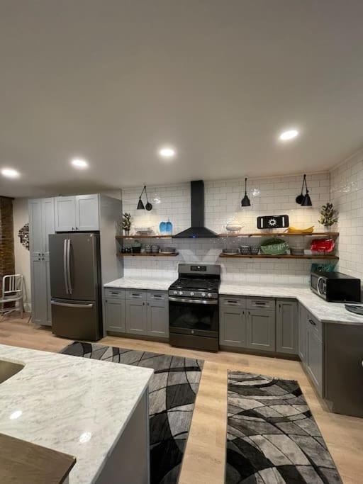 Sophisticated Elegance In Pghs Scenic Locale Holiday home Pittsburgh