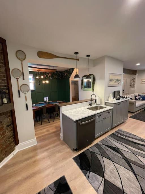 Sophisticated Elegance In Pghs Scenic Locale * Pittsburgh