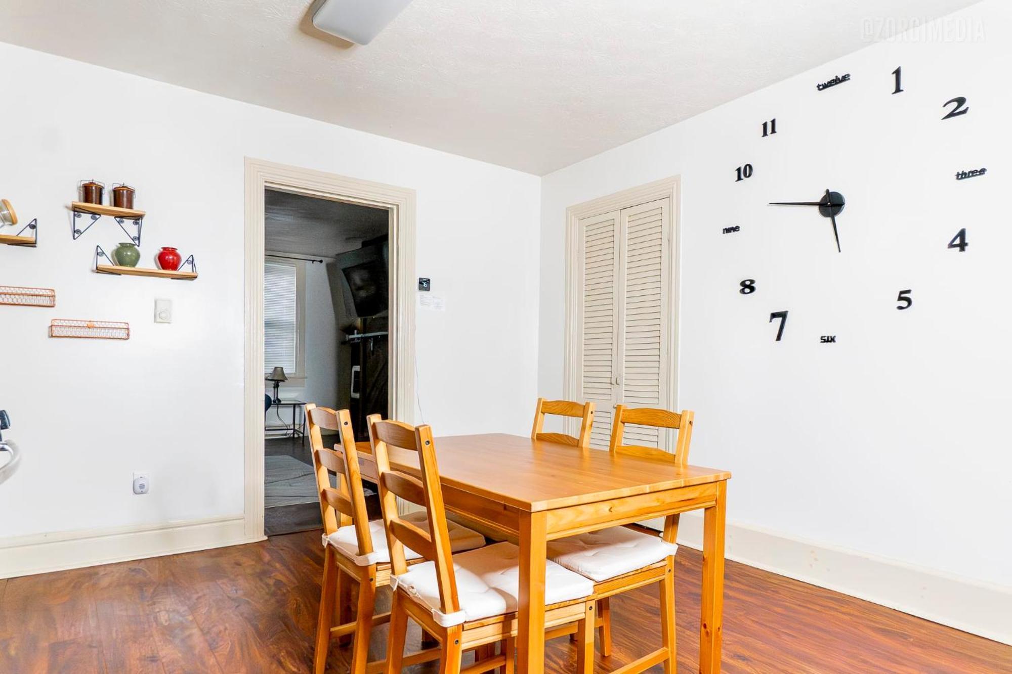 Apartment 1 Bedroom - Parking - Amazing View Nearby! Pittsburgh