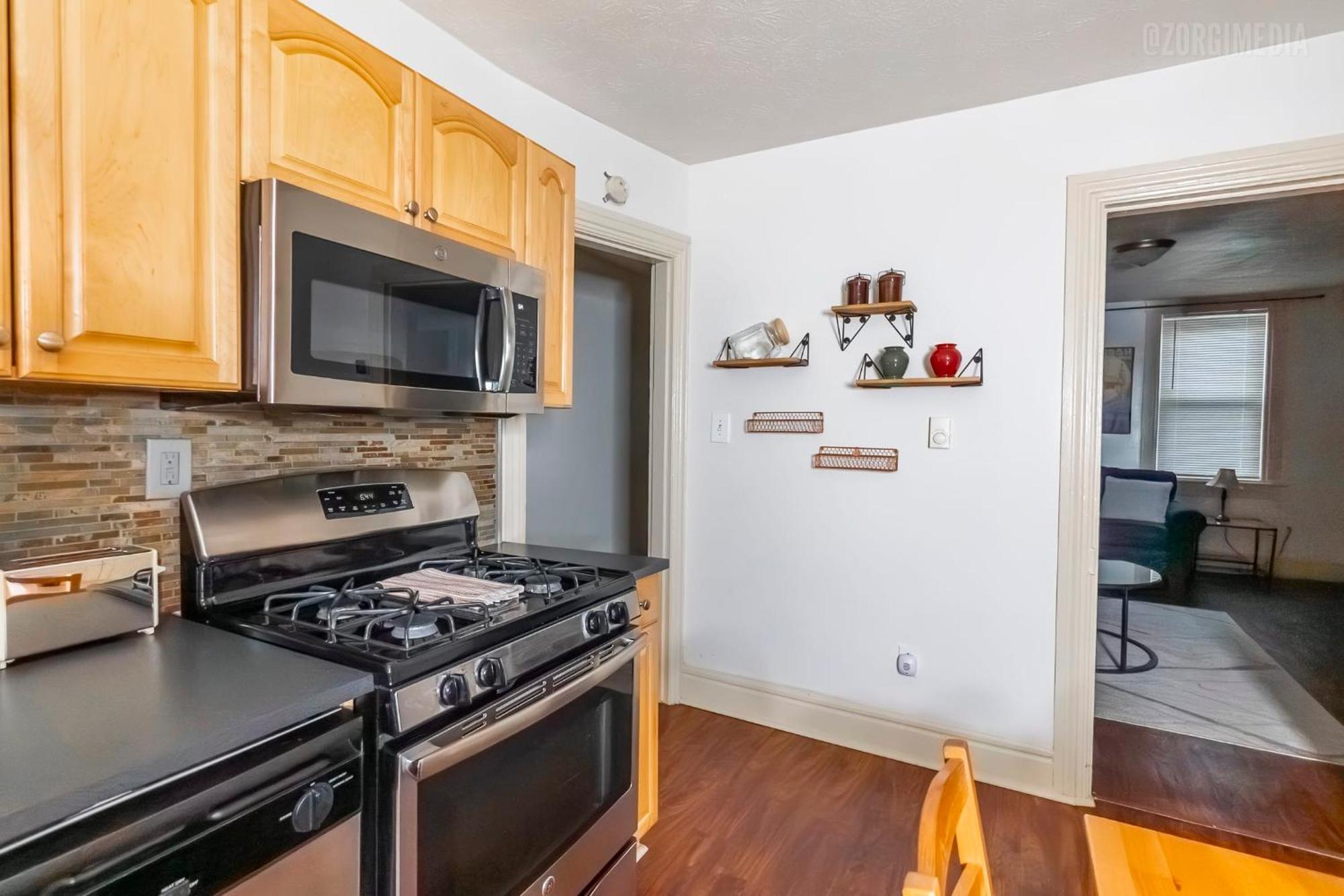 1 Bedroom - Parking - Amazing View Nearby! Pittsburgh