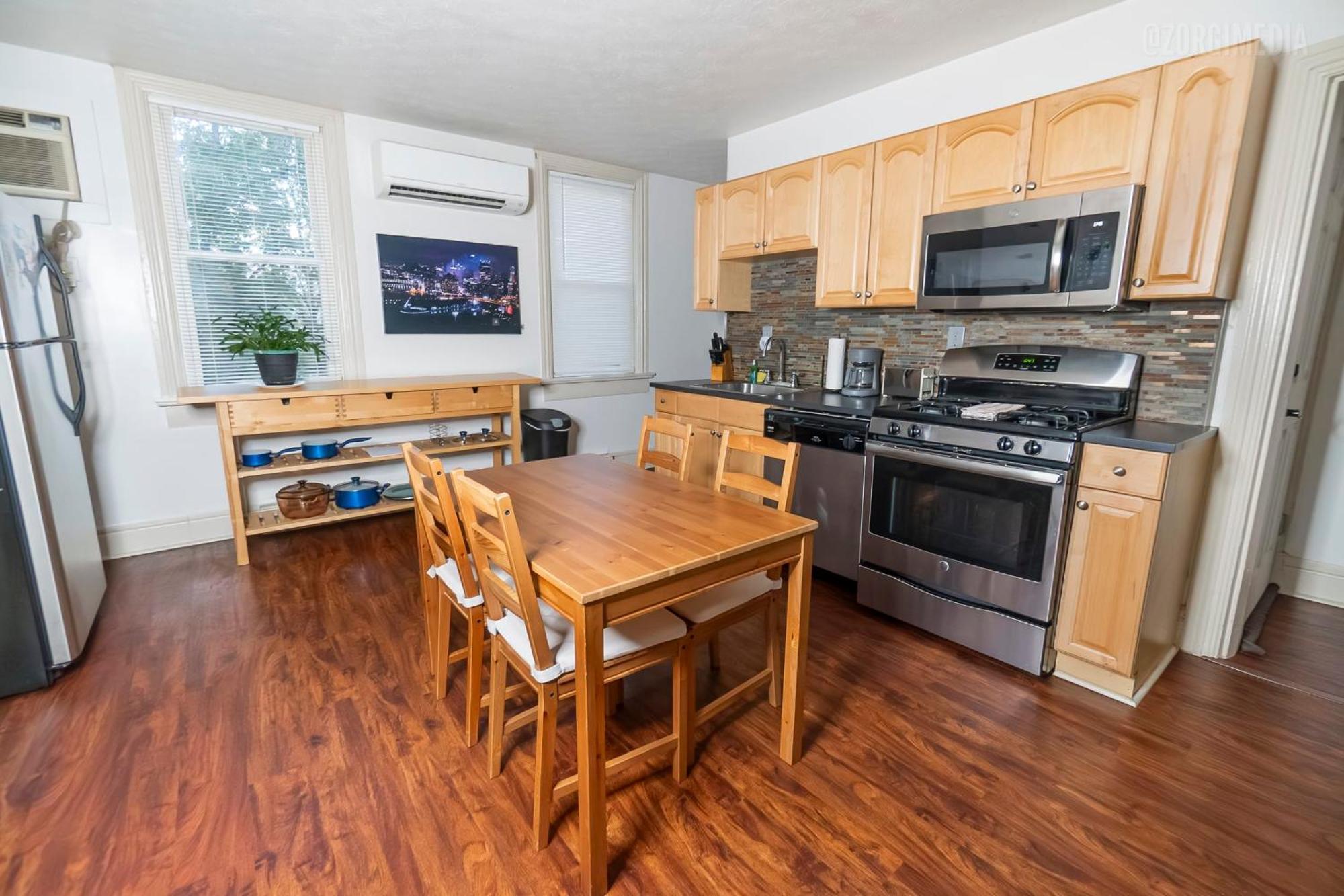 1 Bedroom - Parking - Amazing View Nearby! *