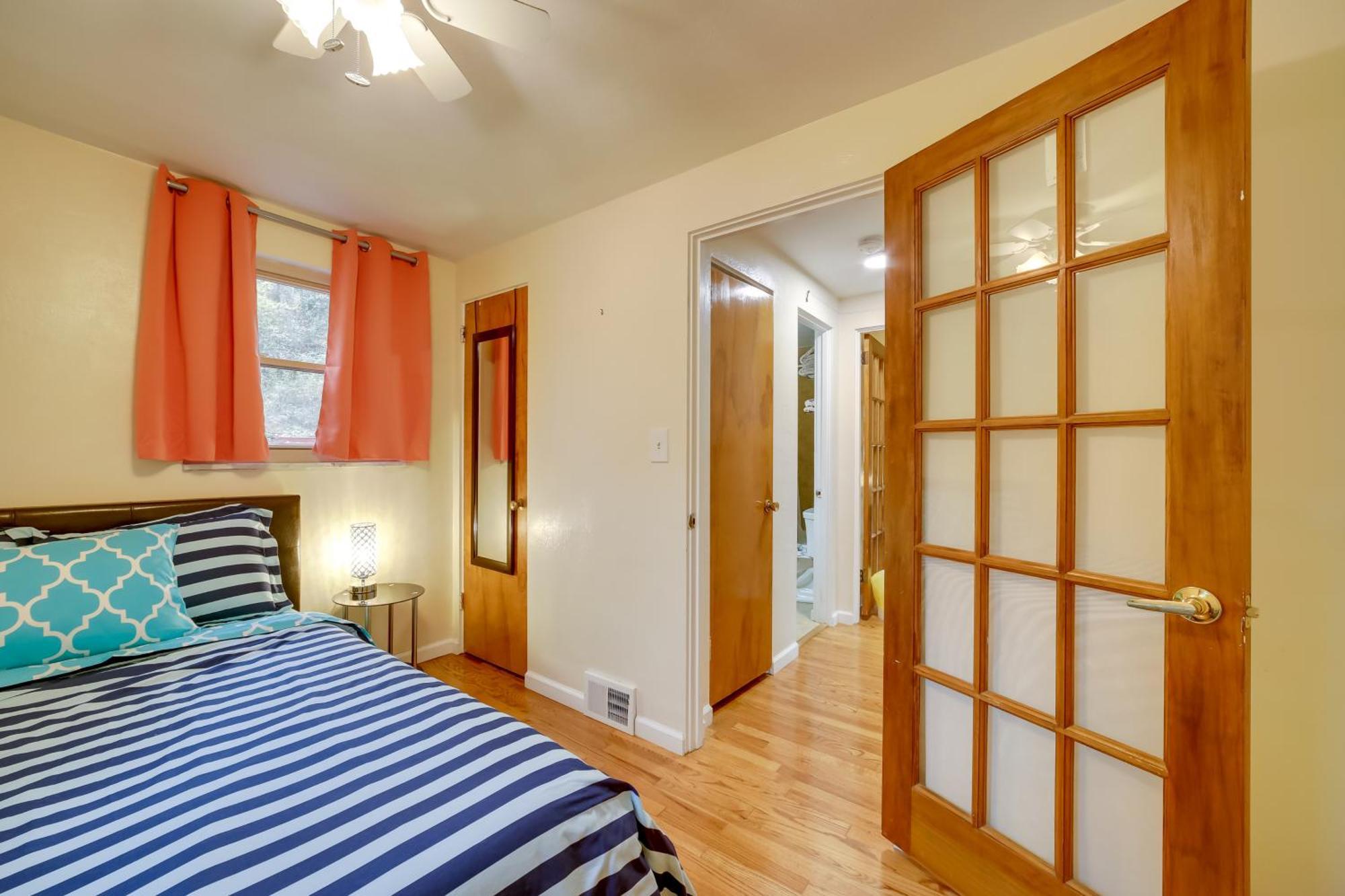 Cute With Patio About 7 Mi To Dtwn Holiday home *