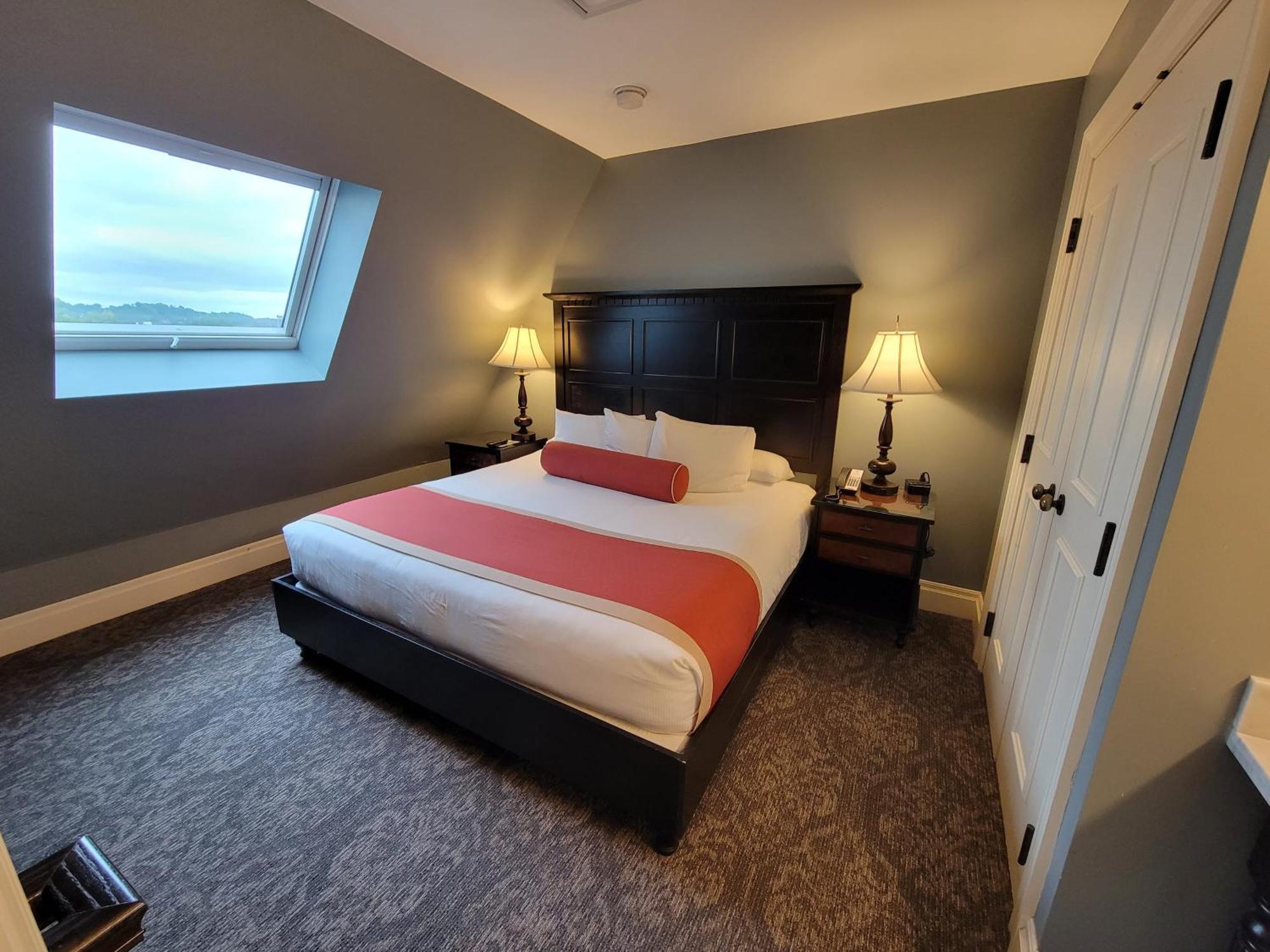 Hotel Mansions On Fifth 4*