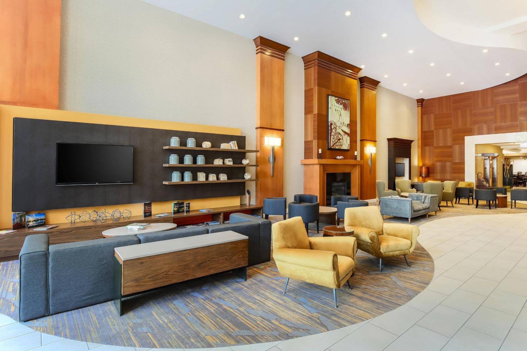 Courtyard By Marriott Downtown Pittsburgh